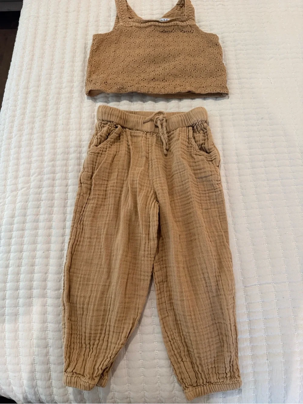 Kids Cotton Gauze Jogger Pants in Tan